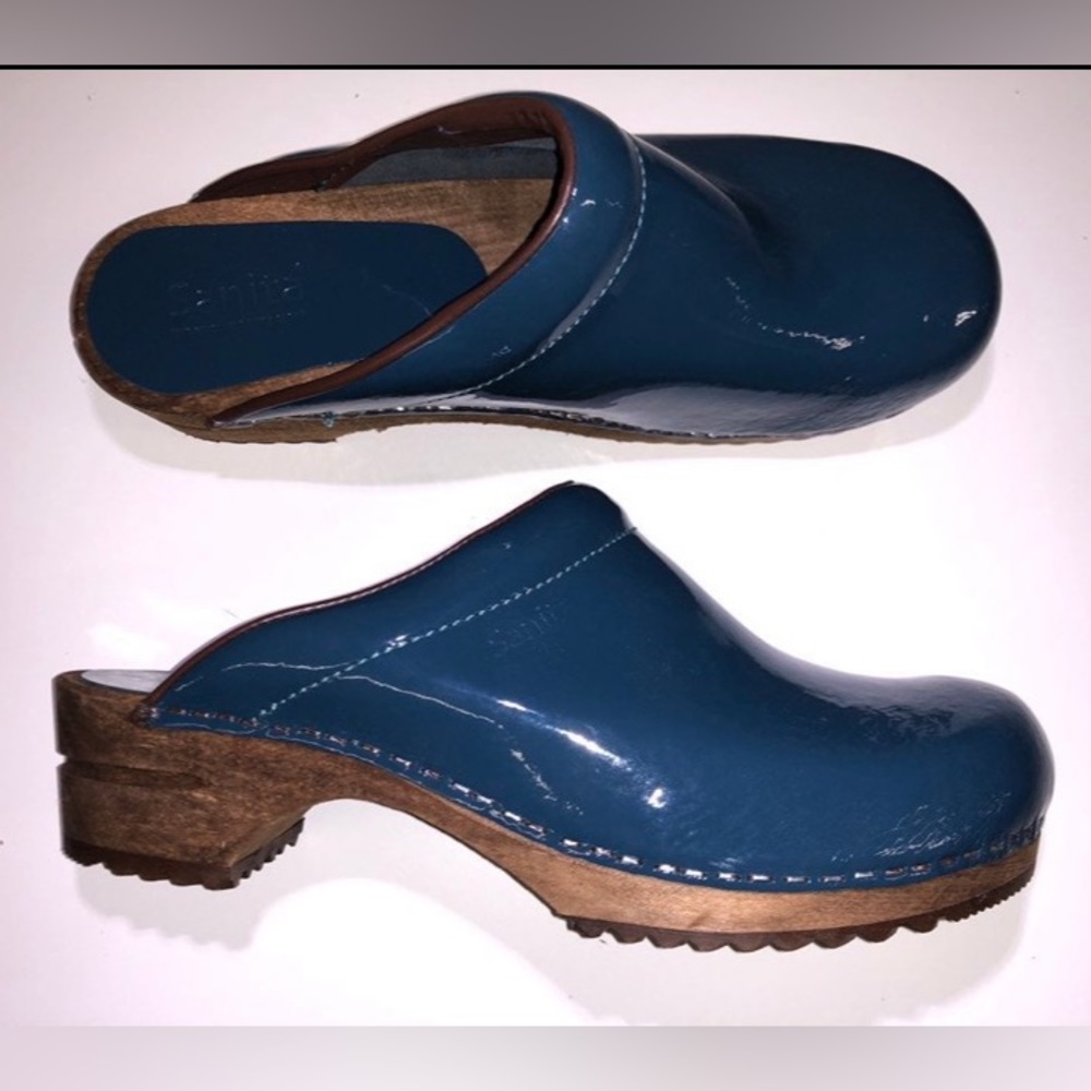 SANITAS WOOD OPEN BACK CLOGS PATENT LEATHER SZ 10 40 Blue mules slip-on